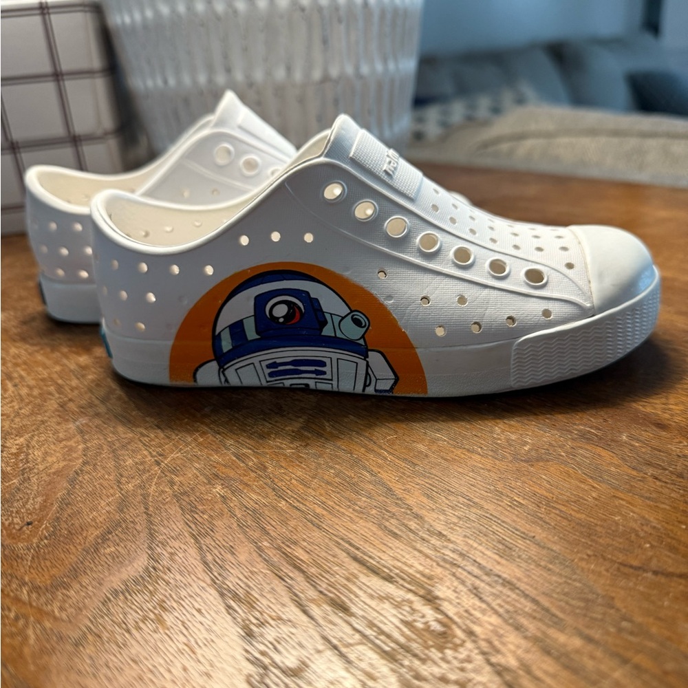 Size c11 Star Wars Native shoes